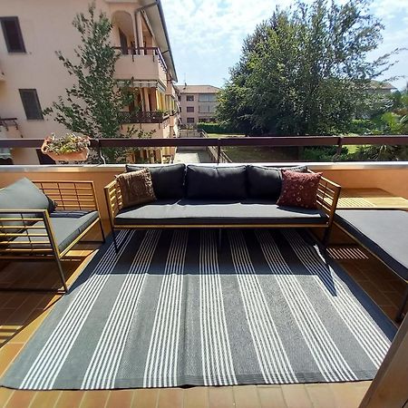 Fiorenza House Luisago Bagian luar foto