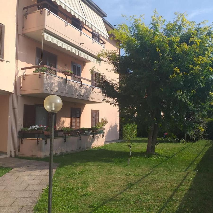 Fiorenza House Luisago Bagian luar foto