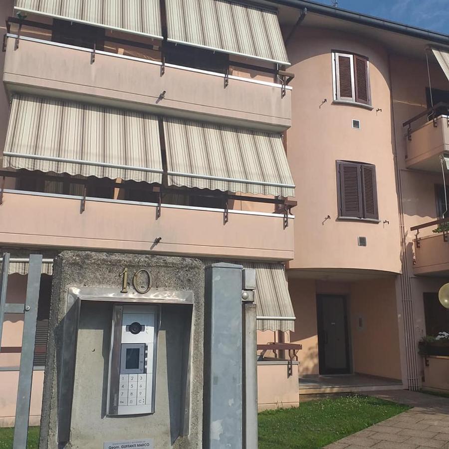 Fiorenza House Luisago Bagian luar foto