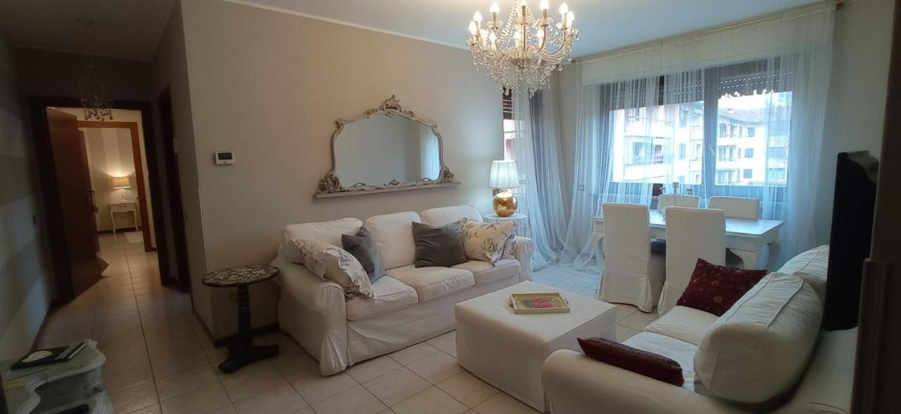 Fiorenza House Luisago Bagian luar foto