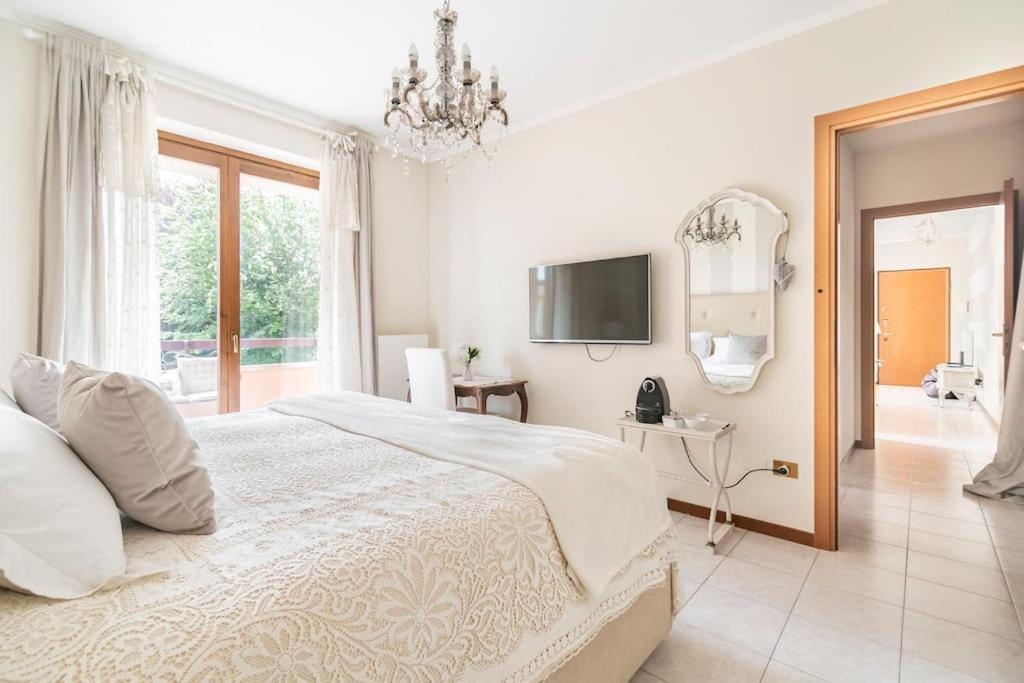 Fiorenza House Luisago Bagian luar foto
