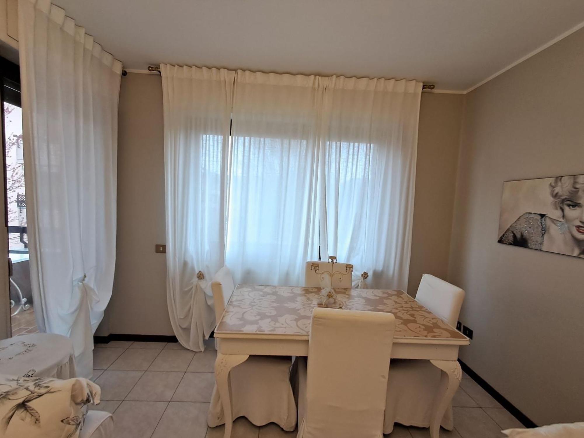 Fiorenza House Luisago Bagian luar foto