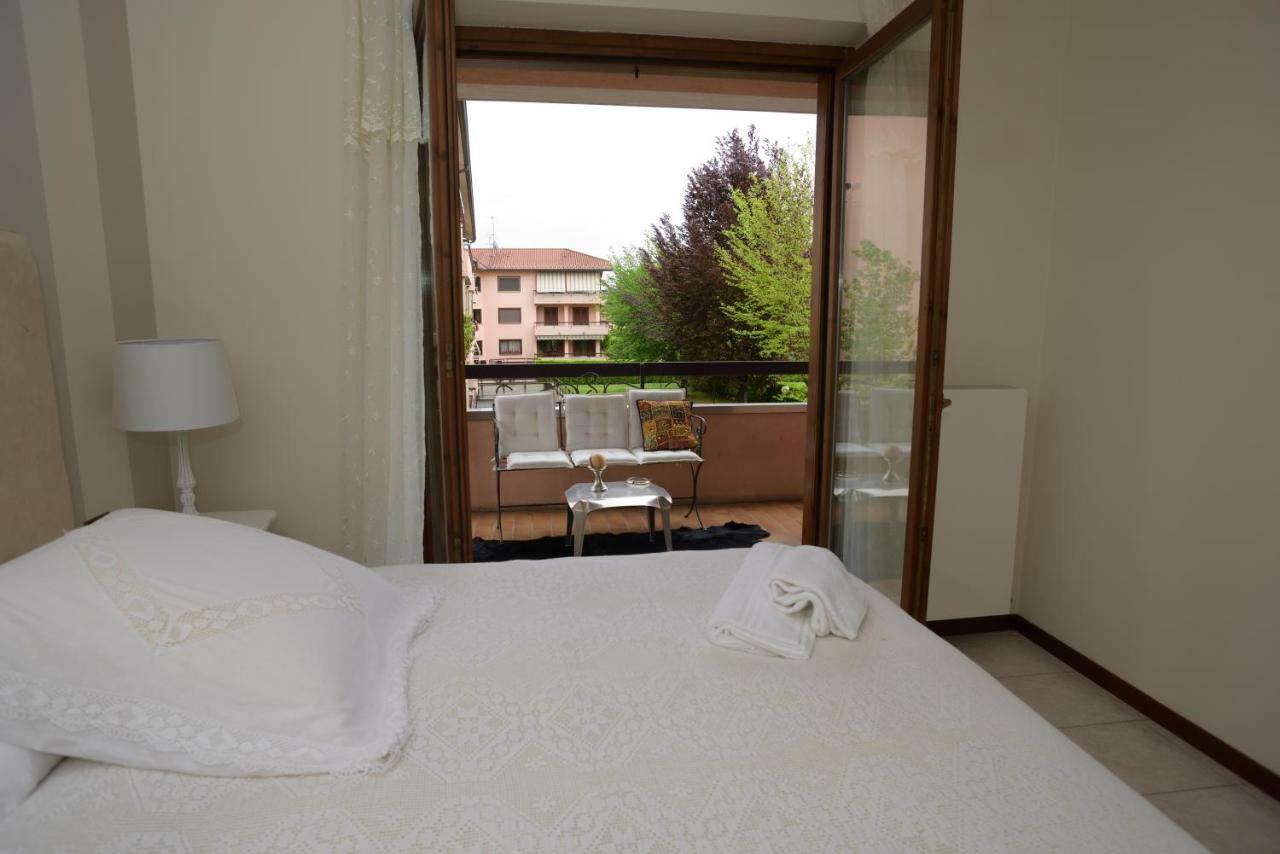 Fiorenza House Luisago Bagian luar foto